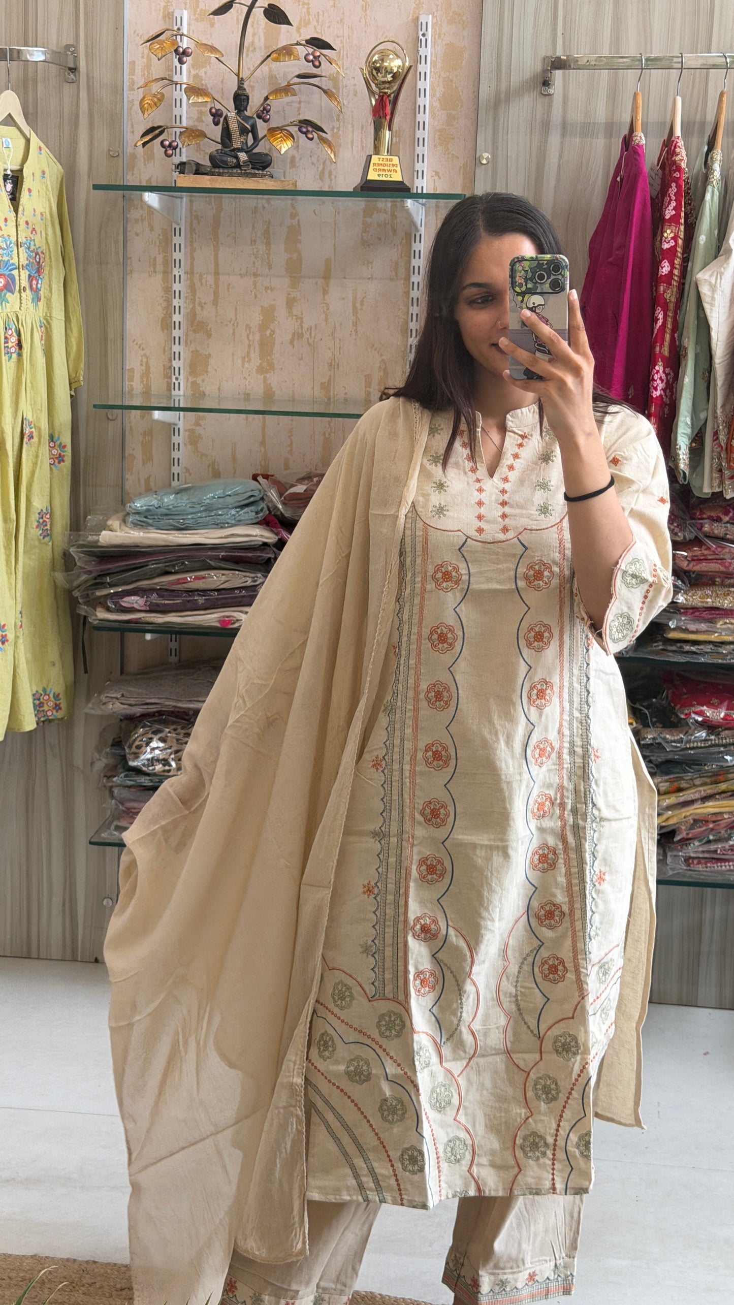 This graceful cotton suit set is where comfort meets classic charm. ✨