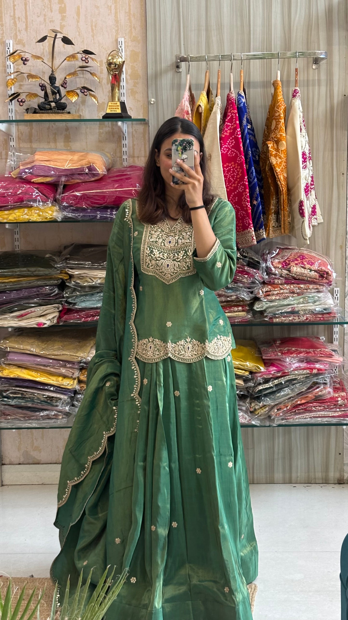 Emerald Elegance in Tissu 💚