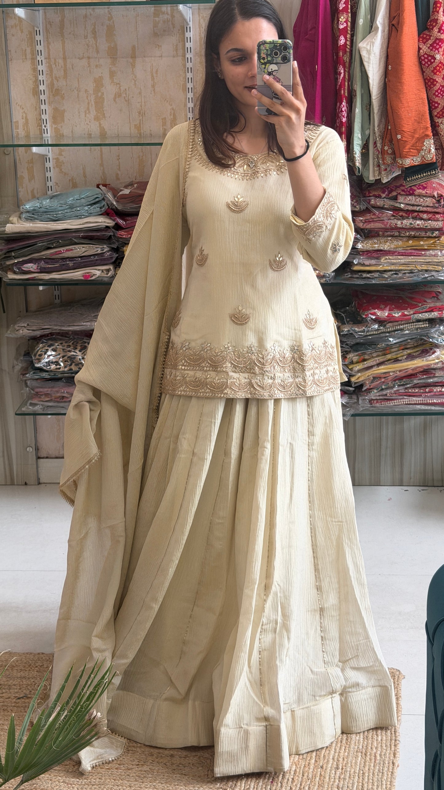 ✨ Effortless elegance in every drape. Crush Marodi Indo-Western that blends timeless charm with modern grace. 🤍