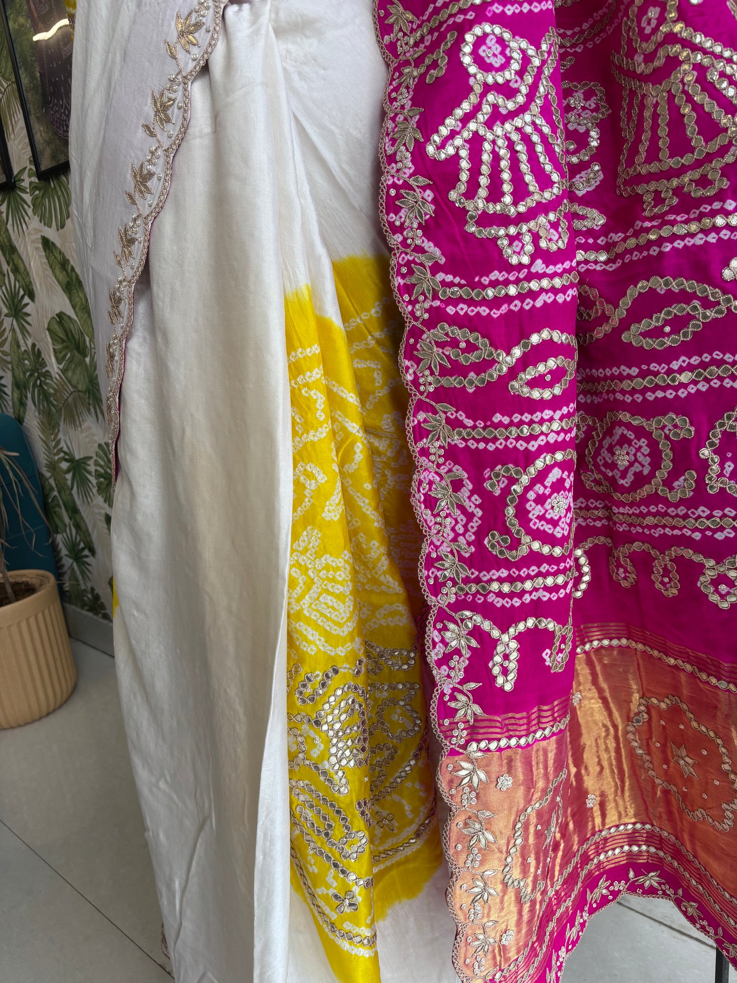Grace in Every Drape.
A timeless Gajji Silk Saree crafted to make every occasion unforgettable. 💛🤍