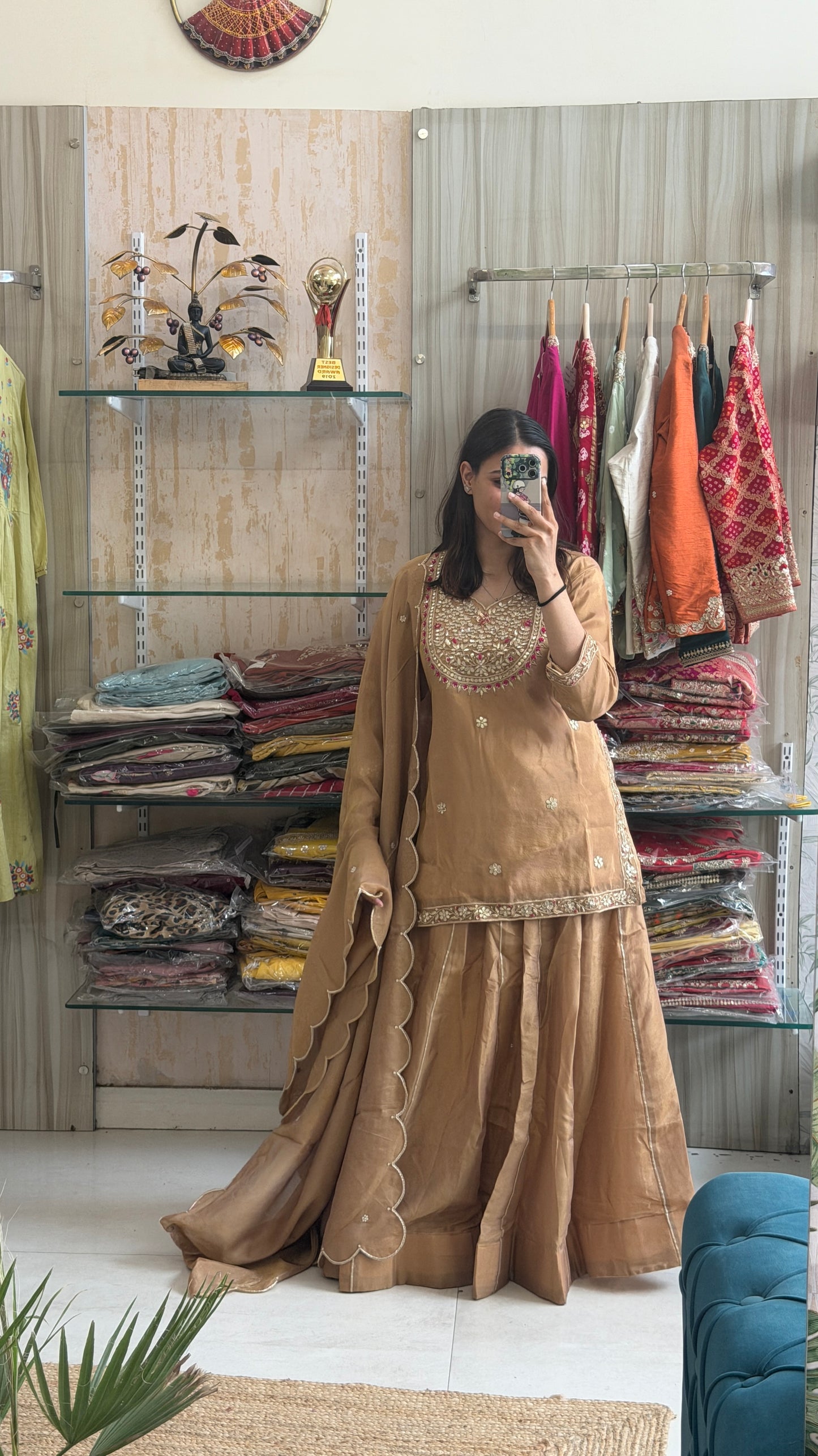 Golden radiance with a modern silhouette. ✨🤎 This luxurious Golden Tissue Indo-Western Set