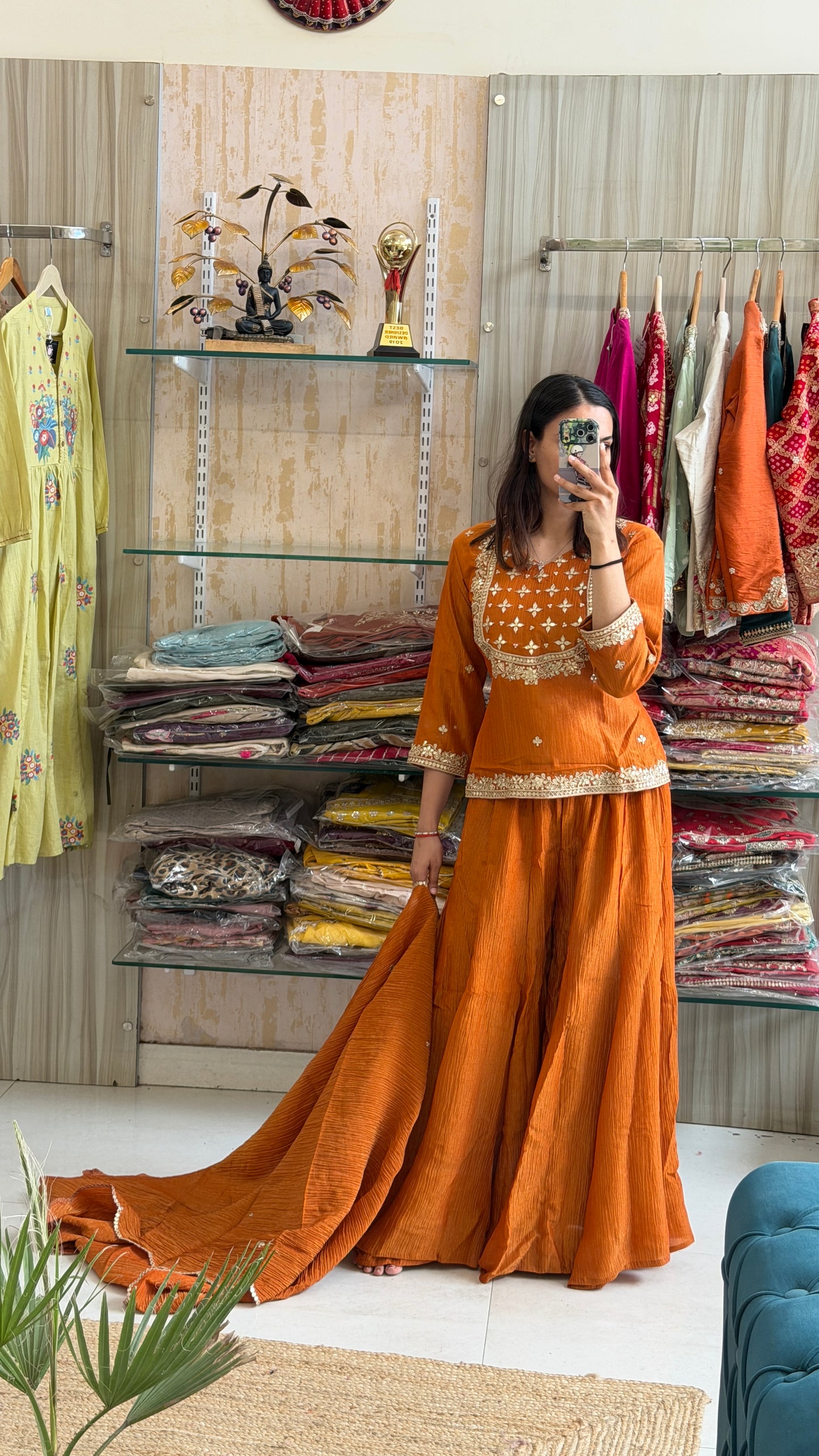 🧡 Rust never goes out of style. A graceful Crush Indo-Western