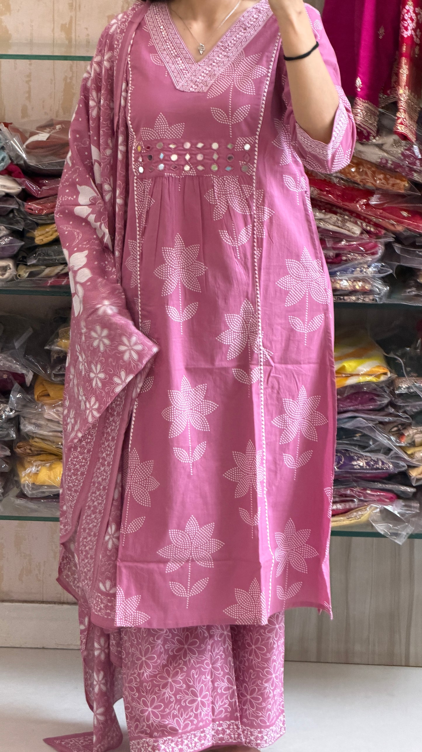 Pretty in Onion Pink 🌸✨
Soft hues, elegant prints, and unmatched comfort