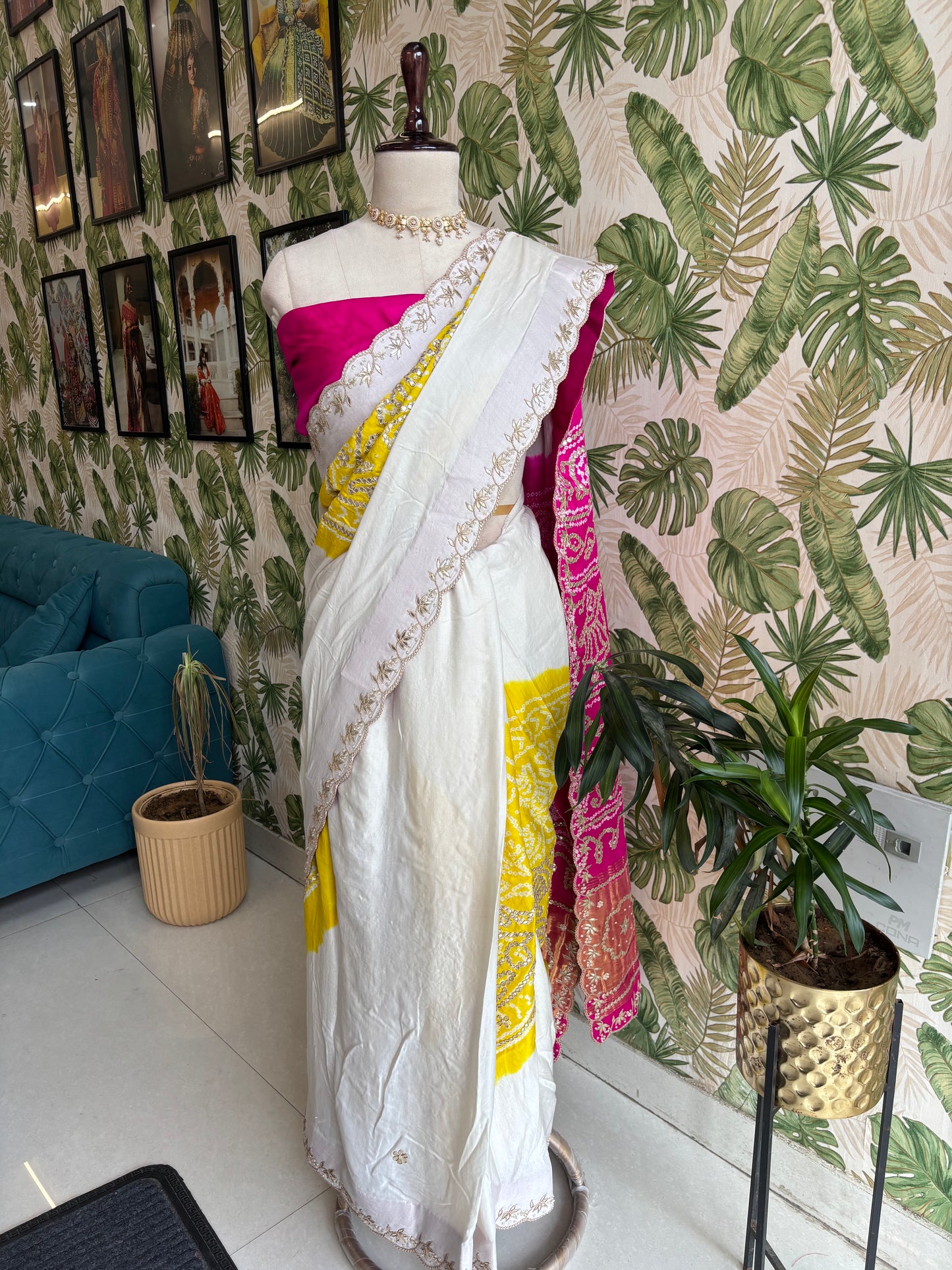 Grace in Every Drape.
A timeless Gajji Silk Saree crafted to make every occasion unforgettable. 💛🤍