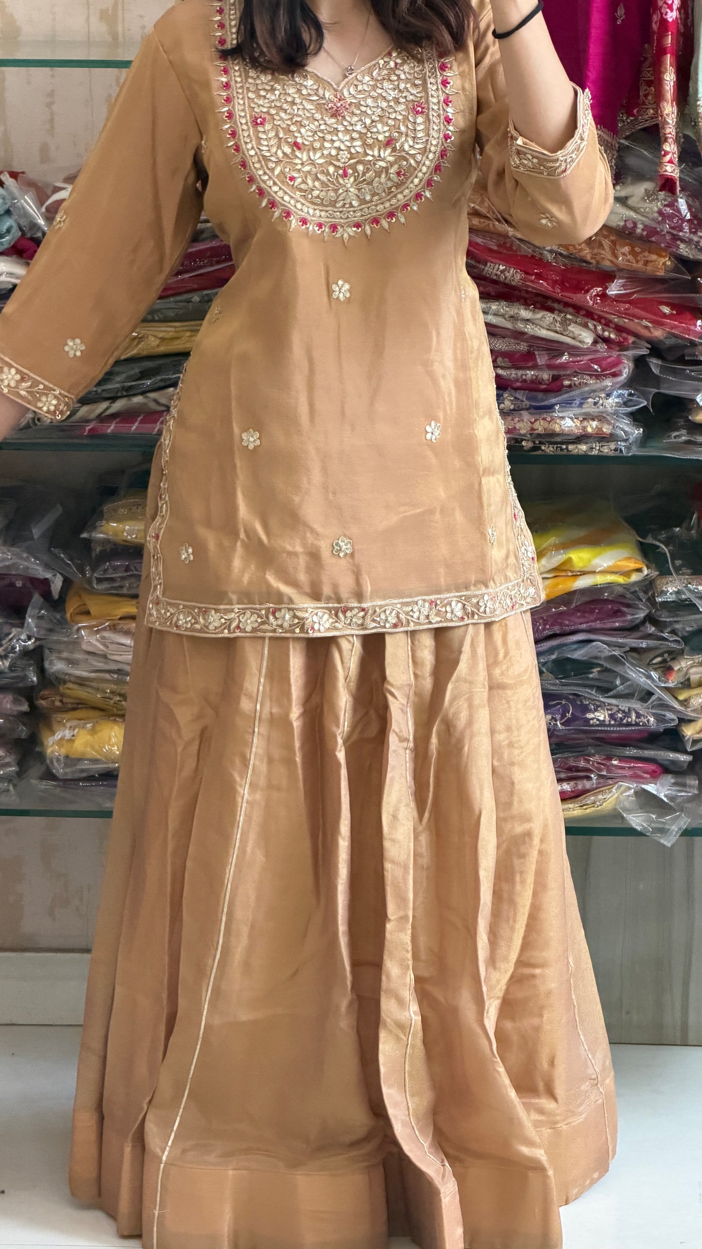 Golden radiance with a modern silhouette. ✨🤎 This luxurious Golden Tissue Indo-Western Set