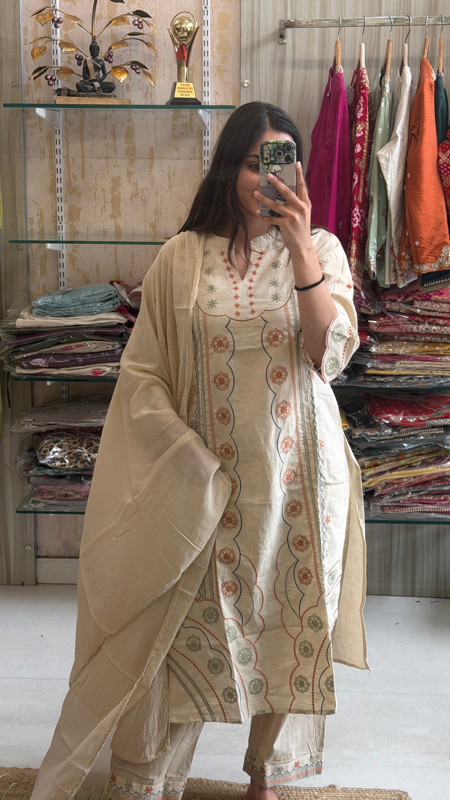 This graceful cotton suit set is where comfort meets classic charm. ✨