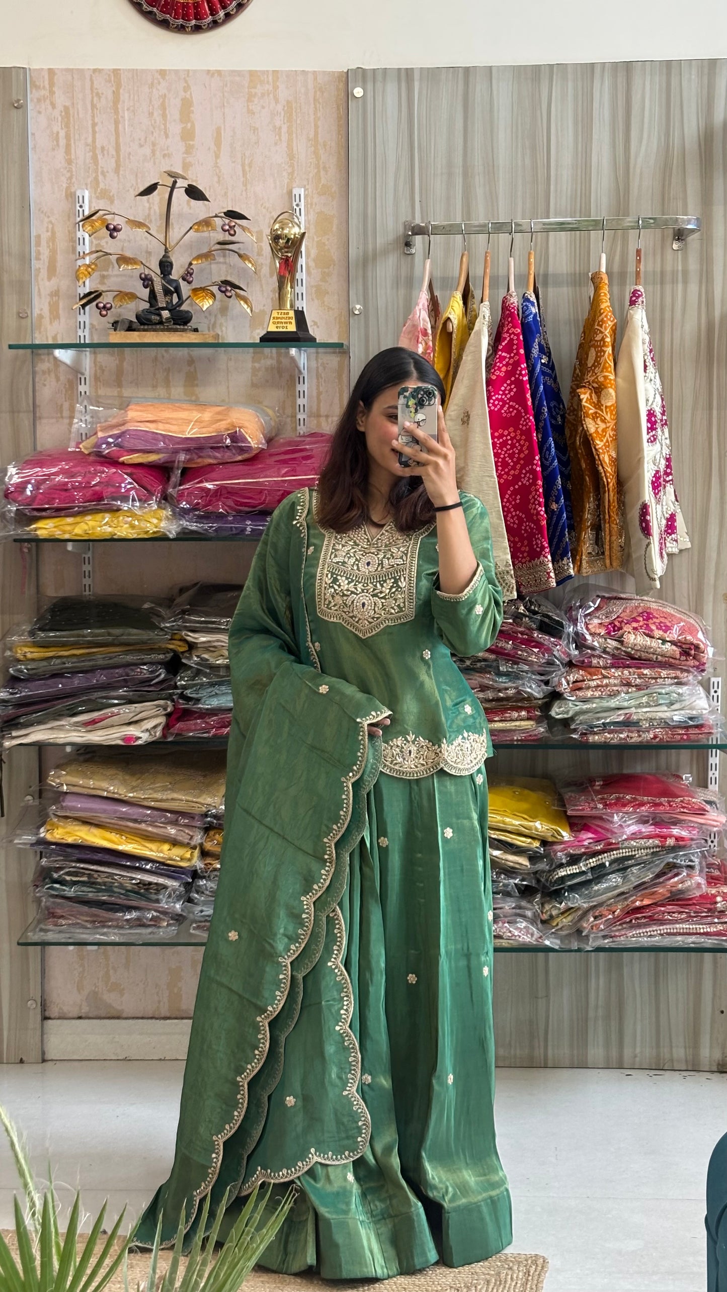 Emerald Elegance in Tissu 💚
