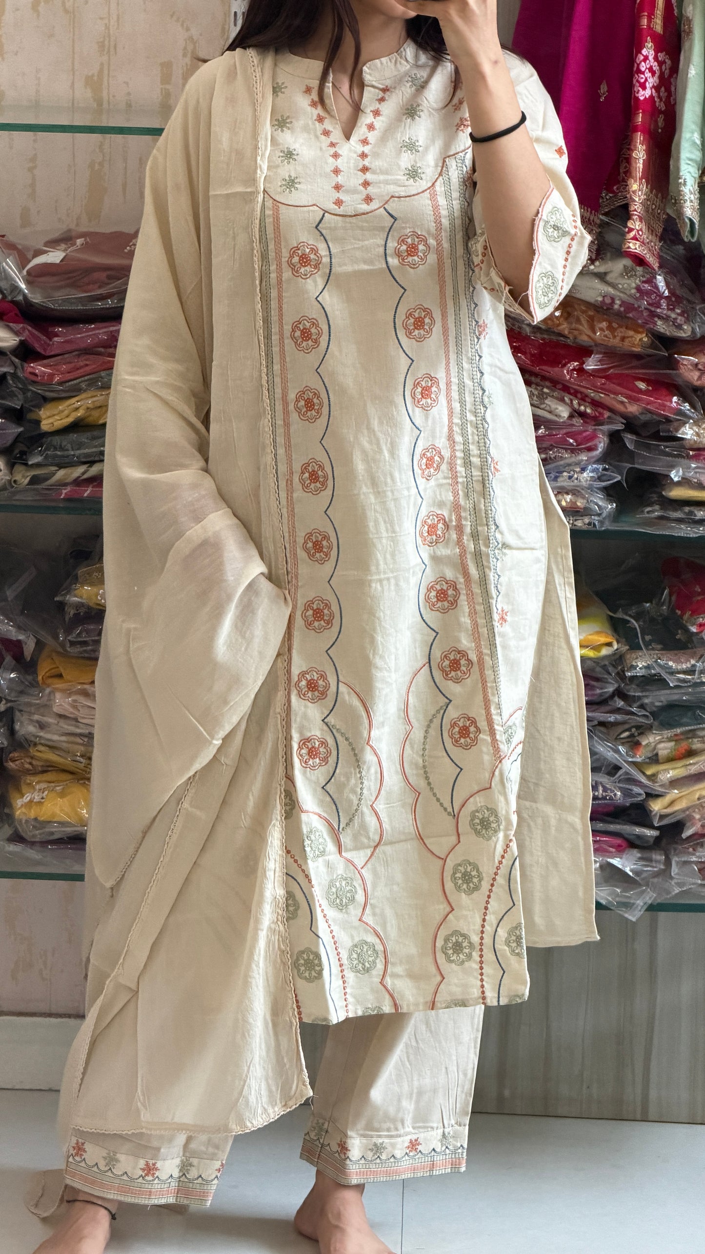 Beige Cotton Suit Set brings together graceful prints, breathable comfort, and timeless charm. ✨