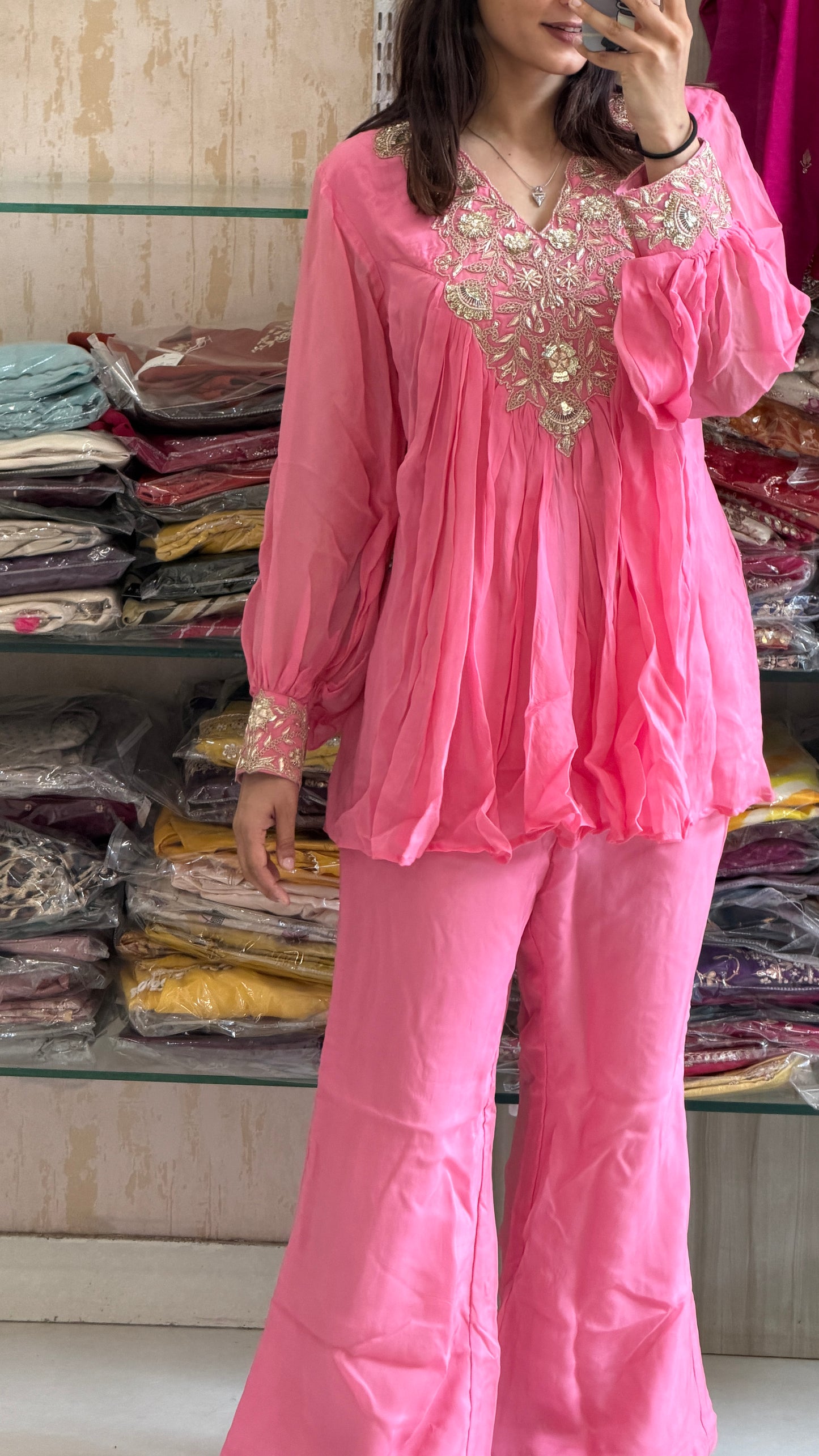 Pretty in Pink, Perfect in Organza. 💖
A dreamy Organza Co-ord Set
