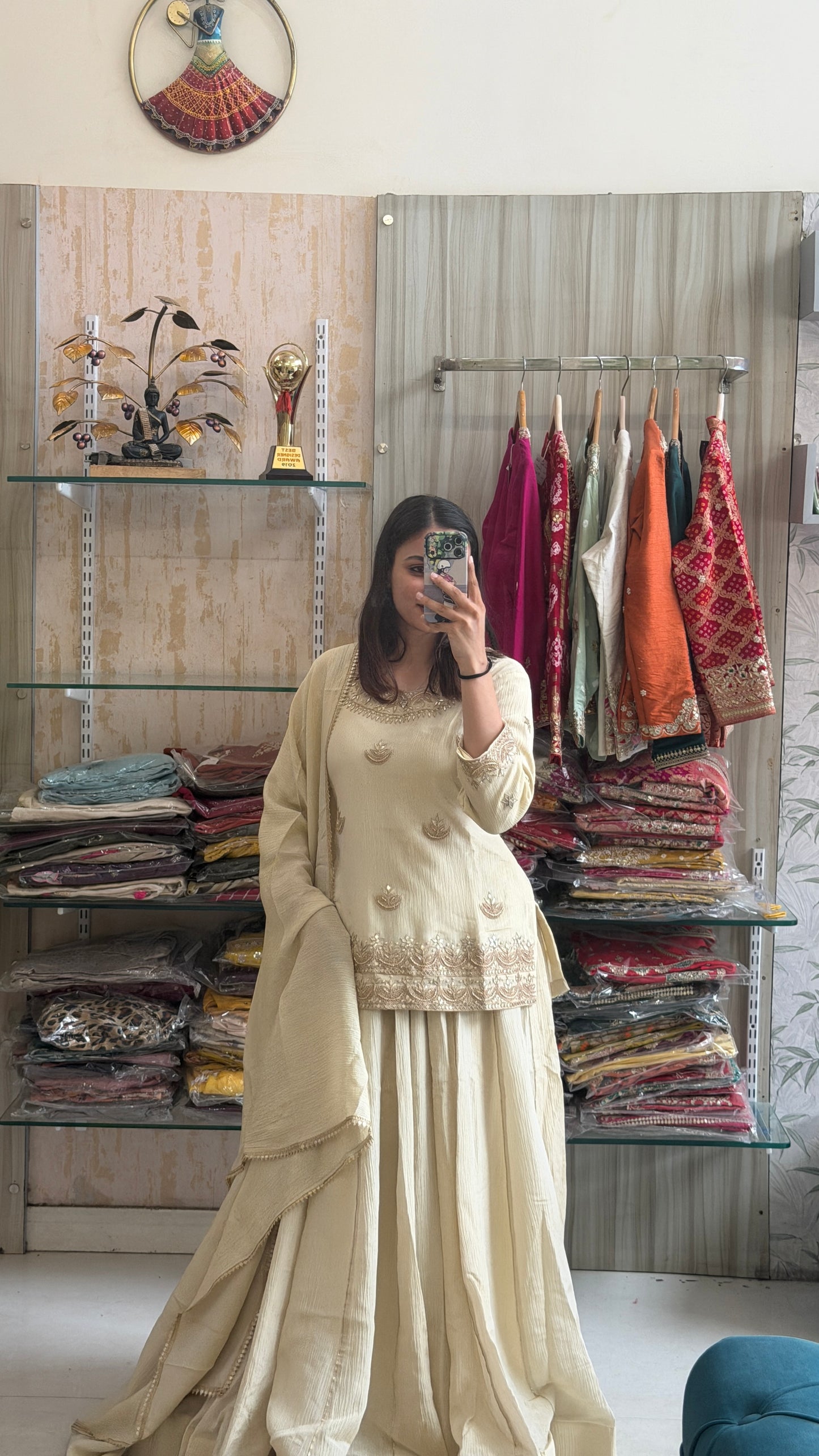 ✨ Effortless elegance in every drape. Crush Marodi Indo-Western that blends timeless charm with modern grace. 🤍