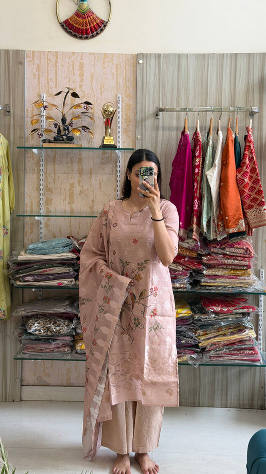 Where delicate florals meet effortless sophistication.