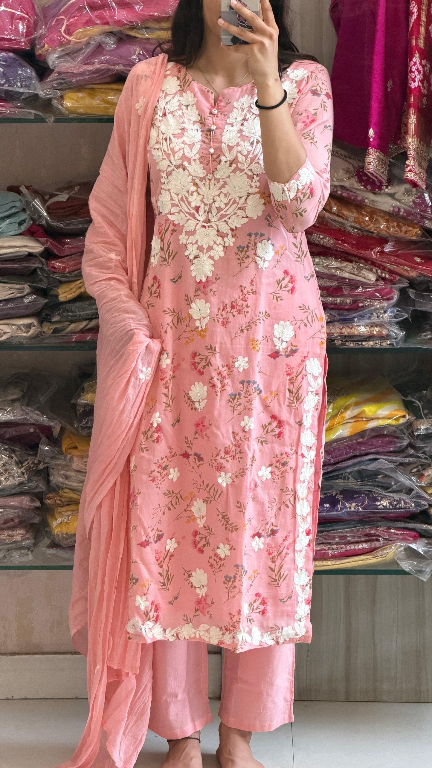 Soft hues, timeless elegance & all-day comfort. 🌸
This dreamy blush pink cotton shit set