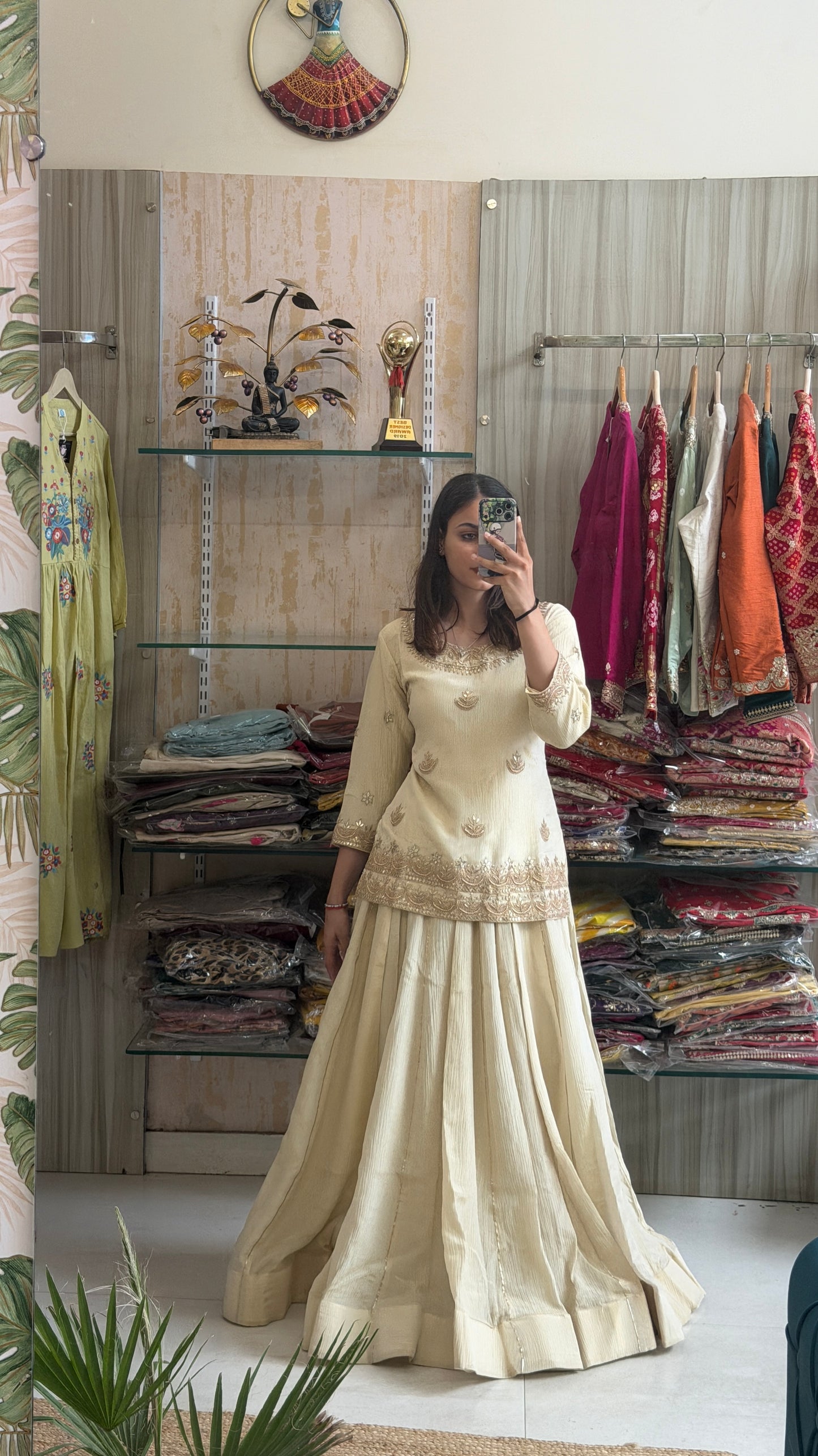 ✨ Effortless elegance in every drape. Crush Marodi Indo-Western that blends timeless charm with modern grace. 🤍