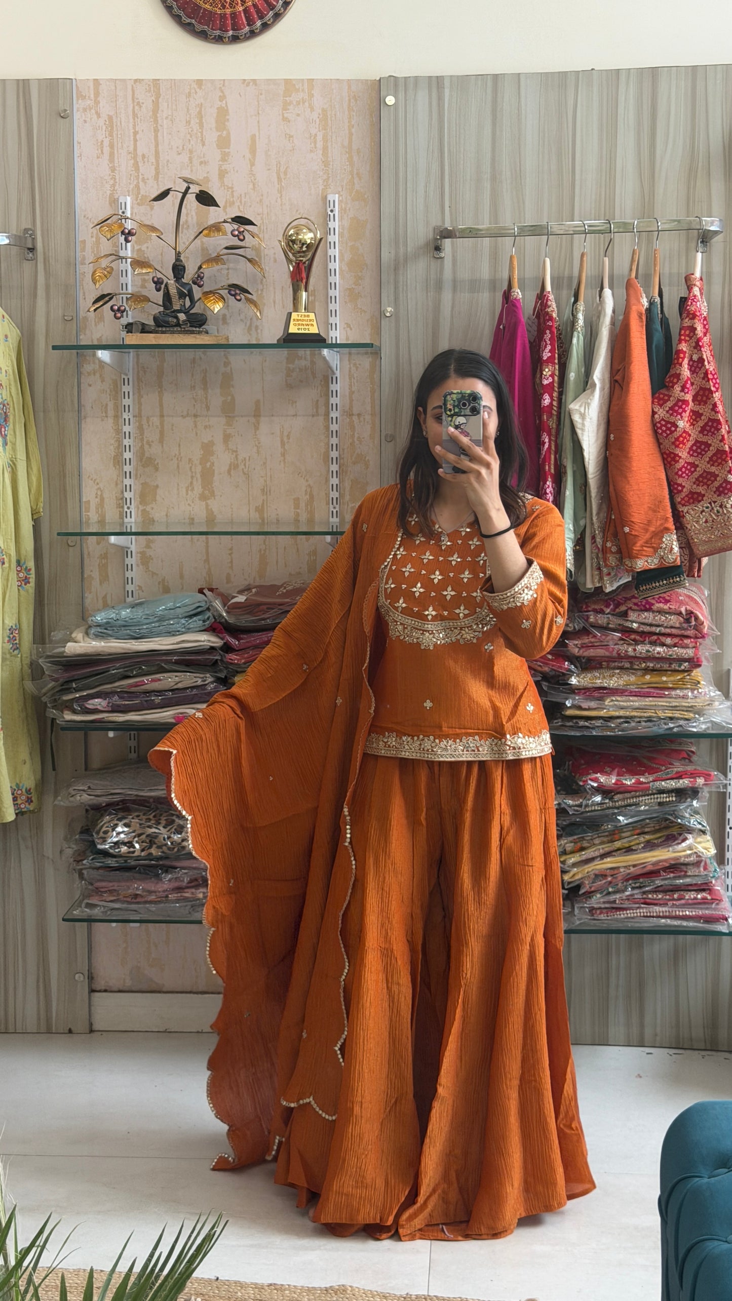 🧡 Rust never goes out of style. A graceful Crush Indo-Western