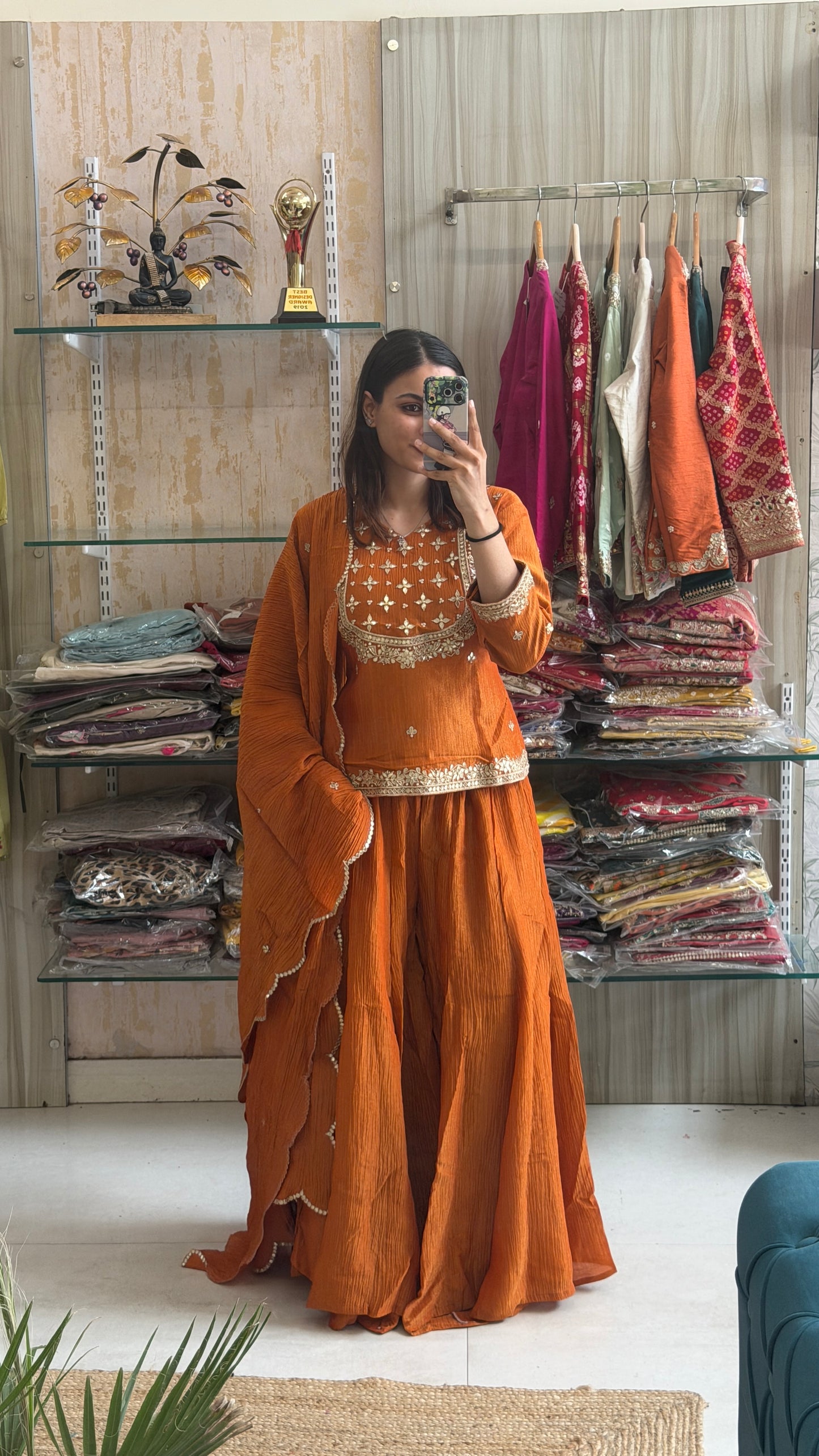 🧡 Rust never goes out of style. A graceful Crush Indo-Western