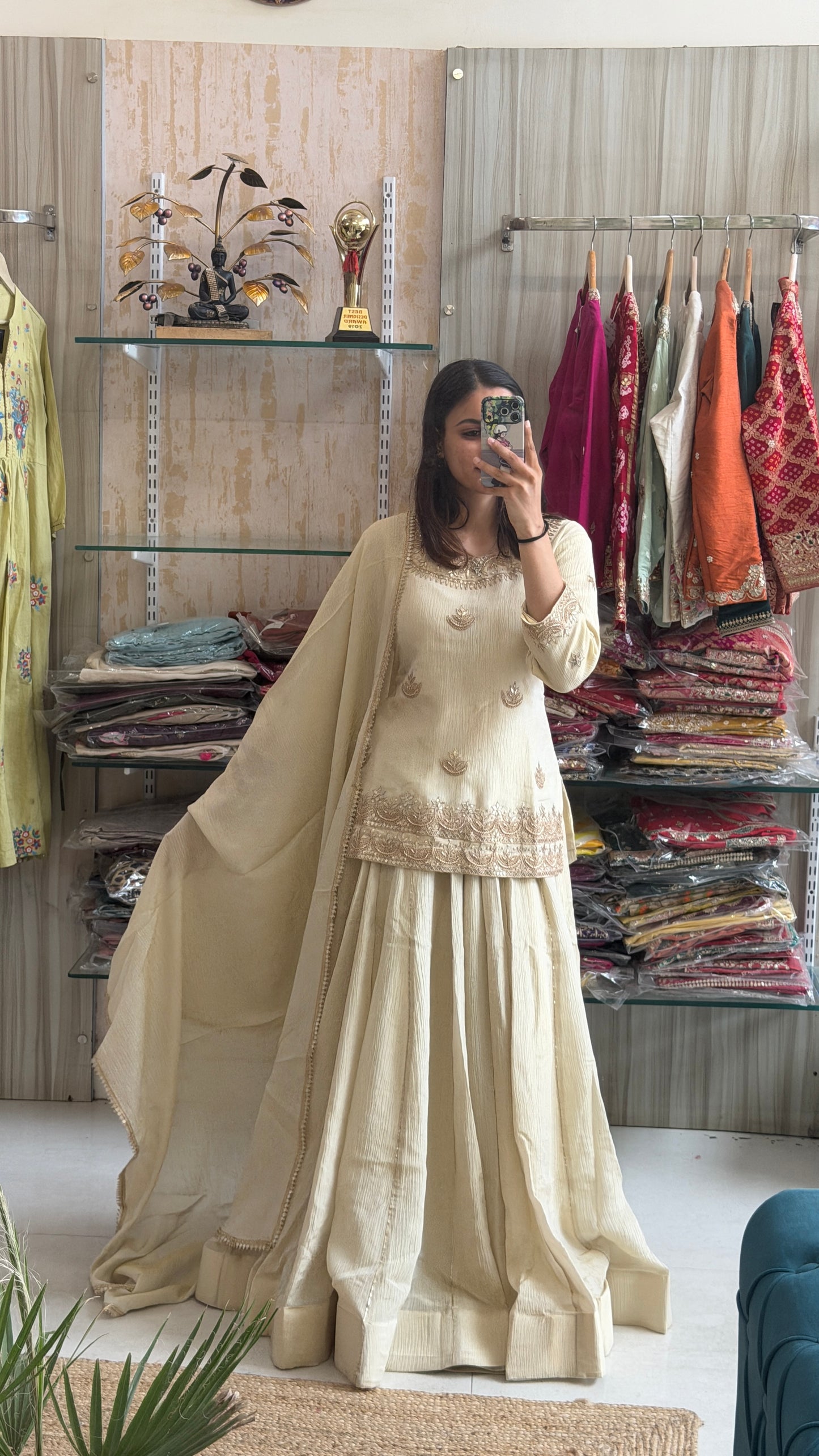 ✨ Effortless elegance in every drape. Crush Marodi Indo-Western that blends timeless charm with modern grace. 🤍