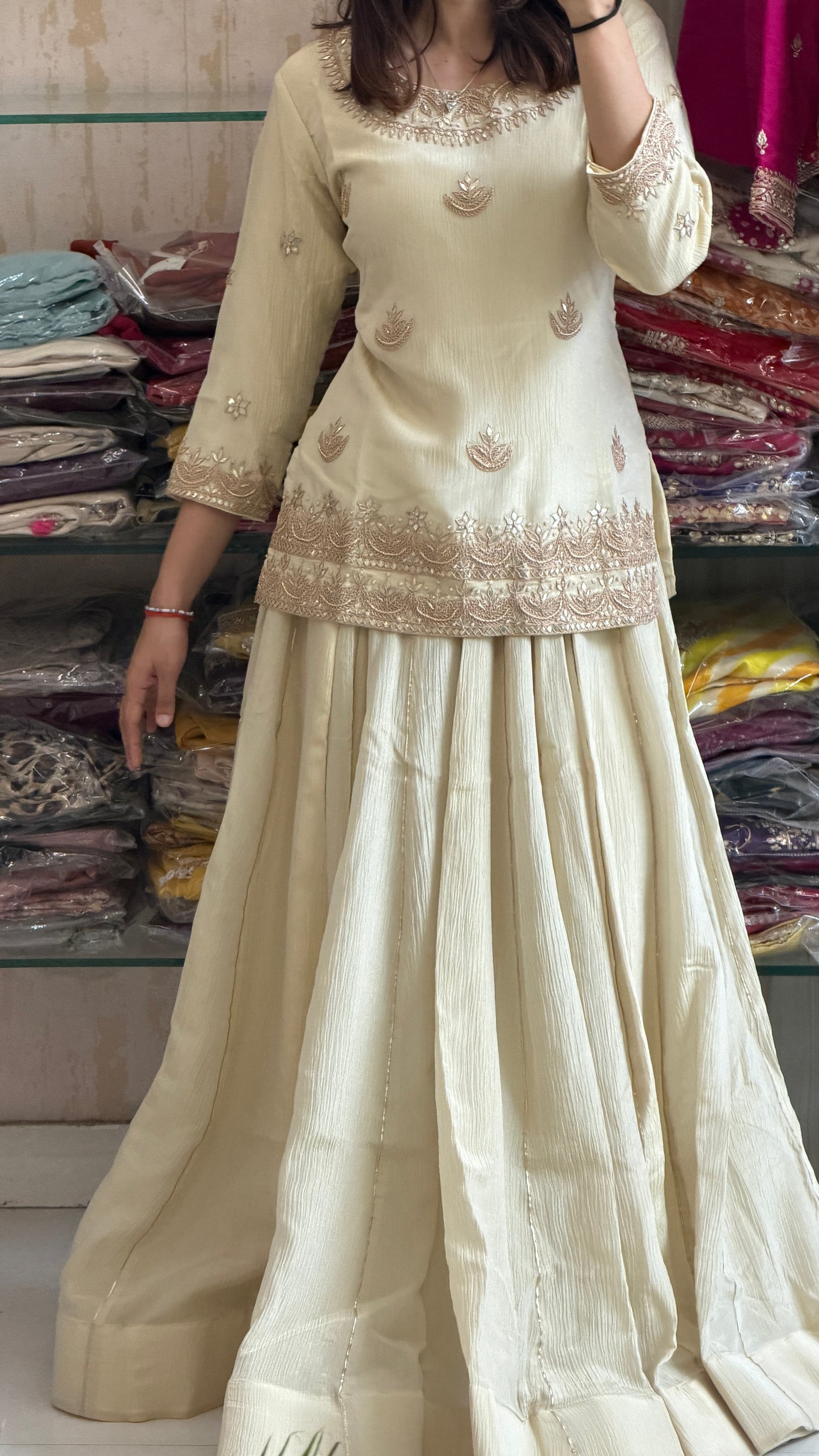✨ Effortless elegance in every drape. Crush Marodi Indo-Western that blends timeless charm with modern grace. 🤍